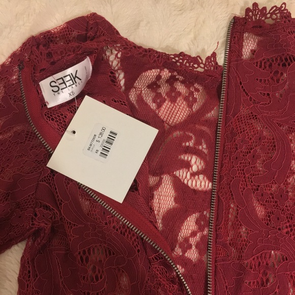 LF Lace Bell Sleeve Crop Top - Picture 6 of 8